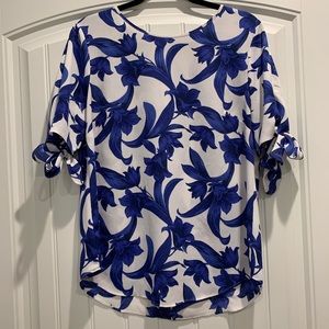 Ann Taylor Blue White Floral Short Sleeve Blouse